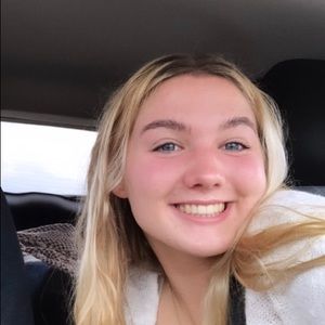 Meet your Posher, Iris